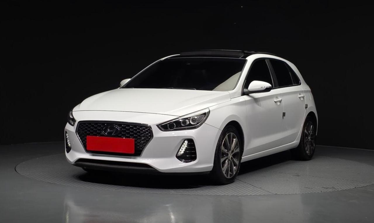 Hyundai i30 2019 — front view
